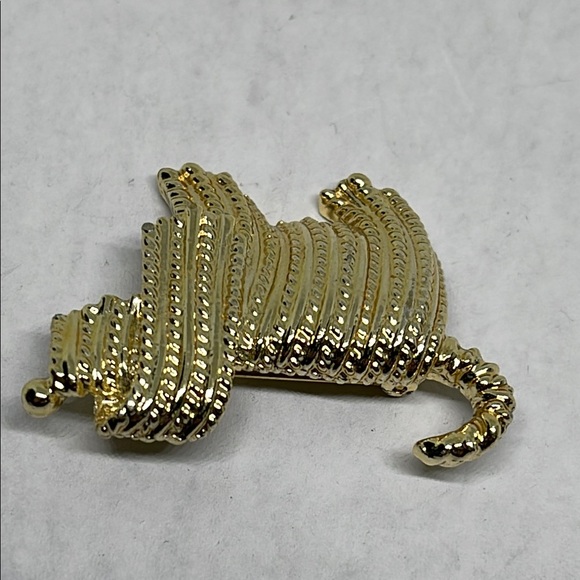 Vintage MCM shaggy dog Gold tone shiny Brooch pin - Picture 3 of 10